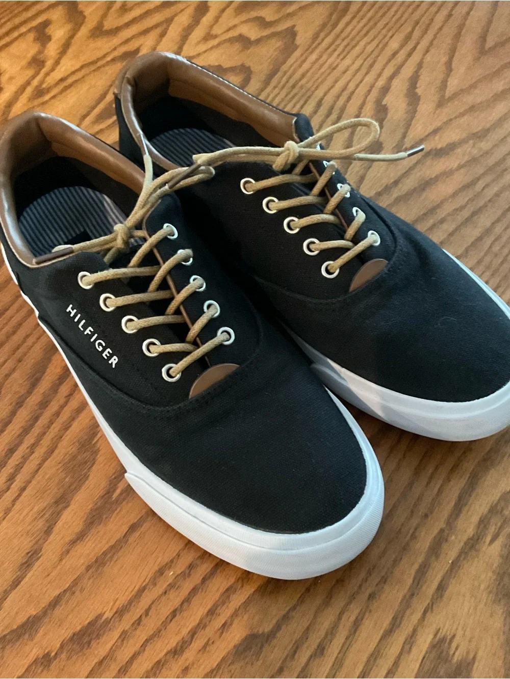 Tommy Hilfiger Men’s Canvas Black Low Top Casual Sneakers, Sz 8.5